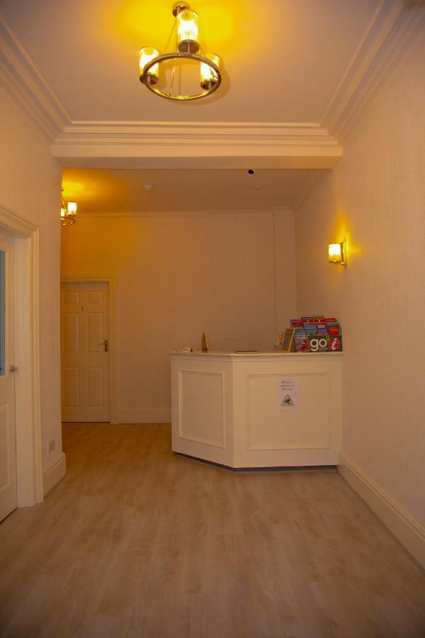 Carmel House Hotell Llandudno Exteriör bild